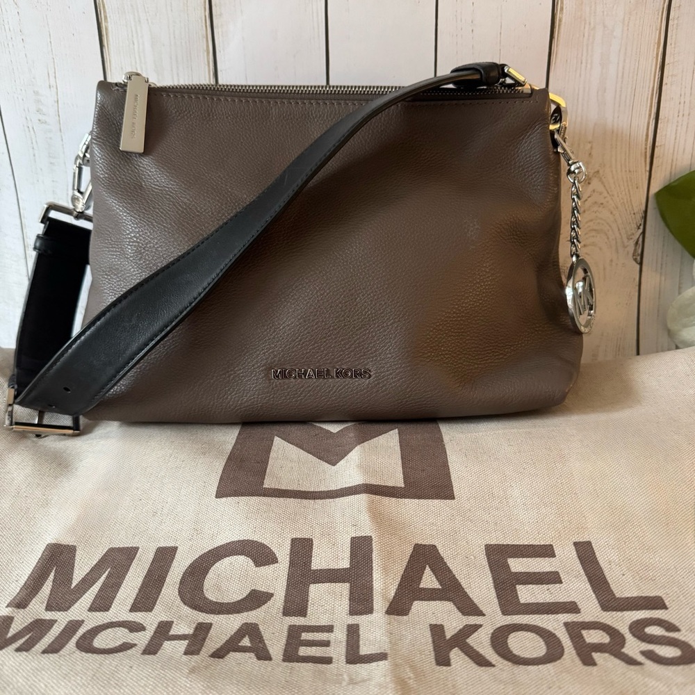 Michael Kors Taupe and Black Pebble Leather Handbag - Picture 2 of 13